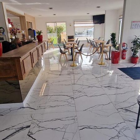 Kyriad Direct Arpajon Exterior foto