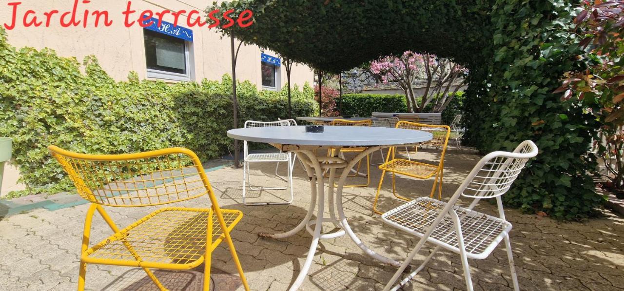 Kyriad Direct Arpajon Exterior foto